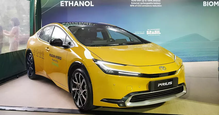 Maksymalna ekologiczność: Toyota Prius PHEV przeszła na etanol