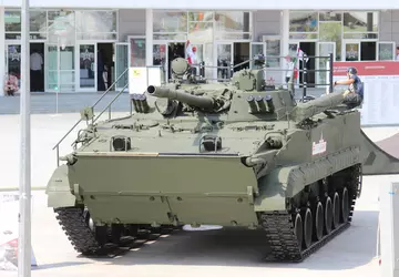 Rosja zaprezentuje bezzałogowy BMP-3 ze sztuczną ...
