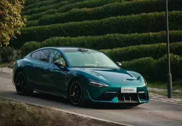 Szmaragd wśród samochodów elektrycznych: Xiaomi zaprezentowało ...