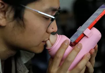 Chiński start-up opracował sztuczne usta do ...