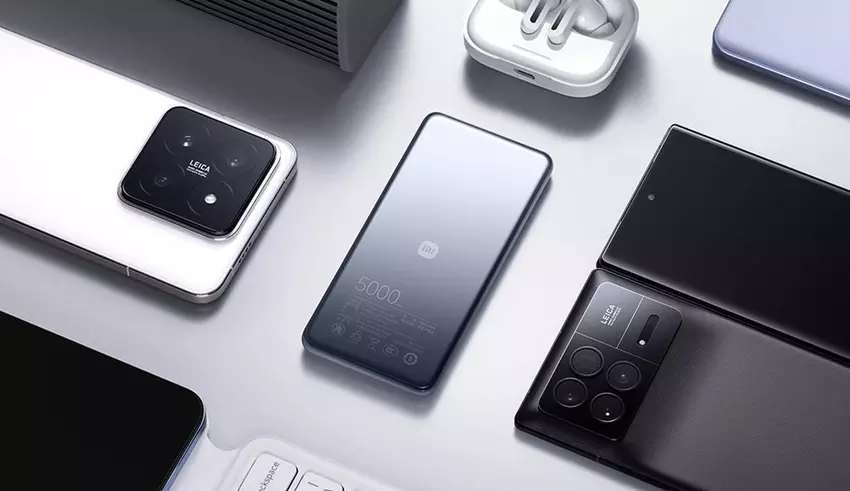 Xiaomi zaprezentowało Ultra-Thin Power Bank o pojemności 5000 mAh, który ma zaledwie 10 mm grubości i waży mniej niż 100 g za 20 USD.