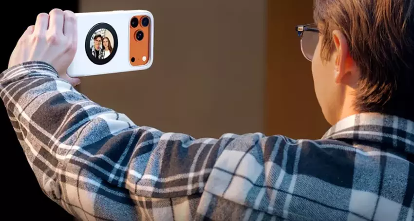 Etui Selfix z wyświetlaczem