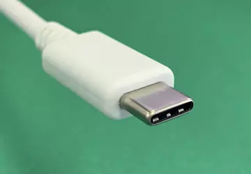 UE sprawia, że ​​USB Type-C jest ...