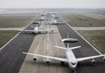 Siły powietrzne USA zademonstrowały jazdę na ...