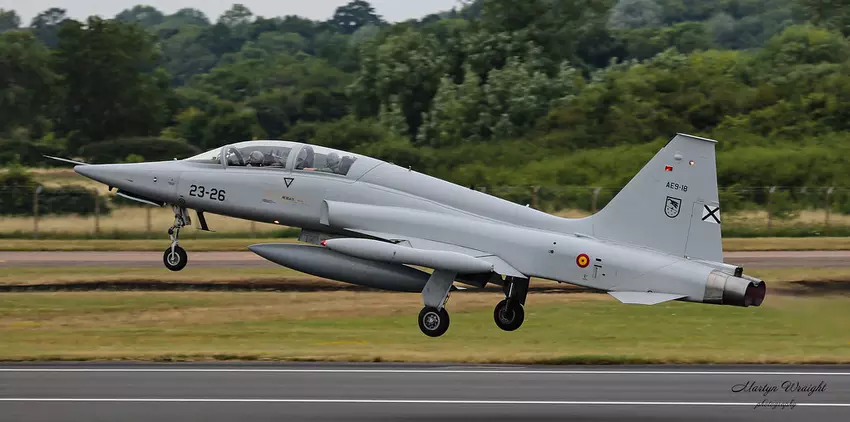 Hiszpania zainwestuje 40 mln euro w modernizację 19 myśliwców Northrop F-5B, co przedłuży ich żywotność do 2030 r.