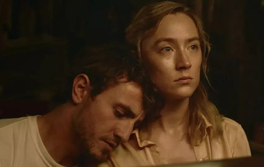 Rewelacyjny zwiastun nowego apokaliptycznego thrillera z Saoirse Ronan i Paulem Maskellem w rolach głównych łączy w sobie ducha "Black Mirror" i "Interstellar".