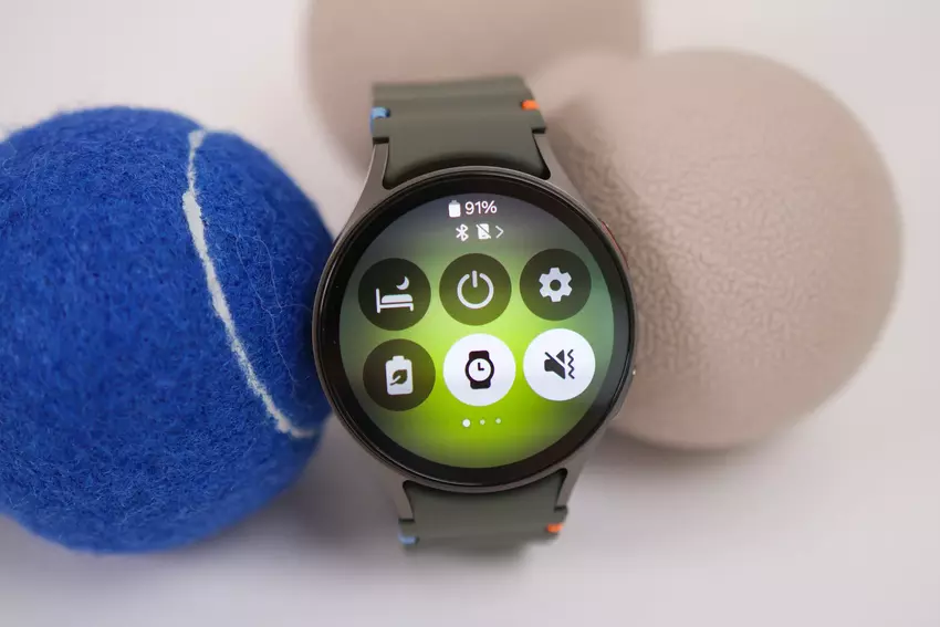 Użytkownicy Galaxy Watch 7 doświadczają szybkiego rozładowywania się zegarka, a Samsung już pracuje nad rozwiązaniem tego problemu