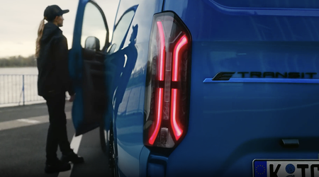 Nowy system Ford Pro Delivery Assist automatycznie wyłącza silnik, zamyka okna, blokuje drzwi i aktywuje alarm awaryjny, gdy kierowcy samochodów dostawczych zatrzymują się na postój