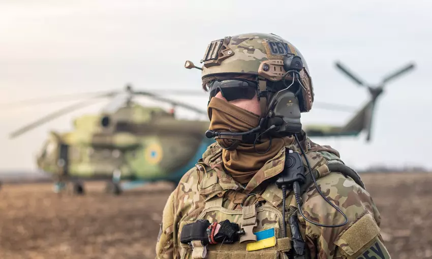 Ukraińscy oficerowie kontrwywiadu zniszczyli dronem trzy czołgi T-72 - w jednym z nich Rosjanie obejrzeli film (wideo)