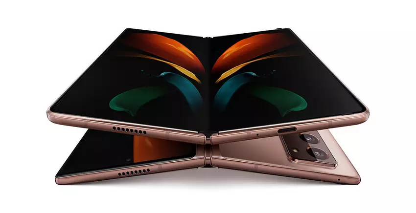 Właściciele smartfona Samsung Galaxy Fold 2 w USA zaczęli otrzymywać Androida 13