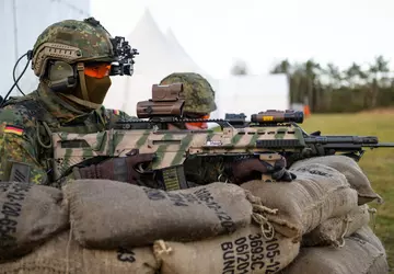 Niemieccy żołnierze chcieli wysadzić krymski most, ...