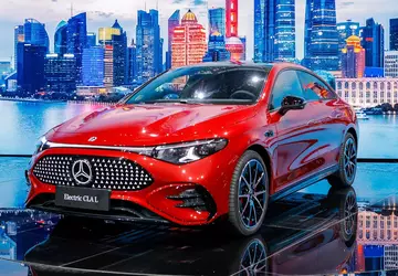 Mercedes-Benz CLA otrzymał wydłużoną wersję dla ...
