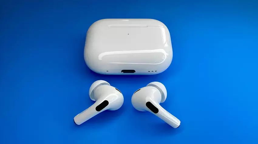 Bloomberg: Apple doda funkcję symultanicznego tłumaczenia mowy do słuchawek AirPods