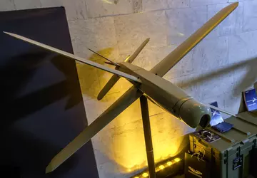 Czy bardziej precyzyjny i potężniejszy niż ...