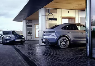 Porsche otworzyło swój piąty Charging Lounge ...