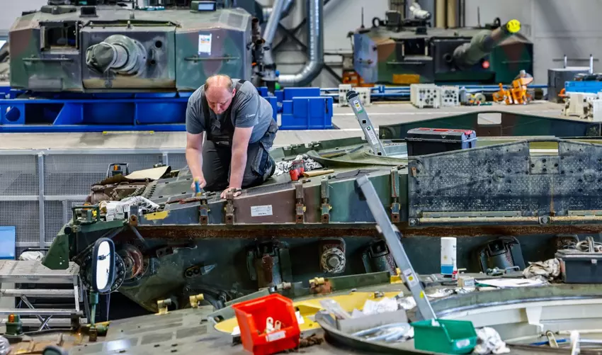 Niemcy i Polska nie mogą dojść do porozumienia w sprawie otwarcia centrum naprawy ukraińskich czołgów Leopard 2, ale konsensus powinien zostać osiągnięty w ciągu 10 dni.