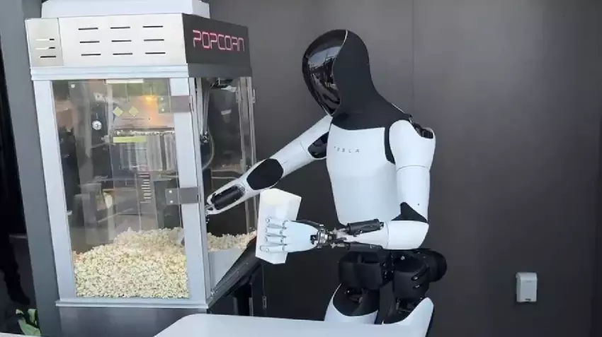 Wideo dnia: robot Optimus częstuje dzieci popcornem w nowym lokalu Tesla's Hollywood Diner and Supercharger