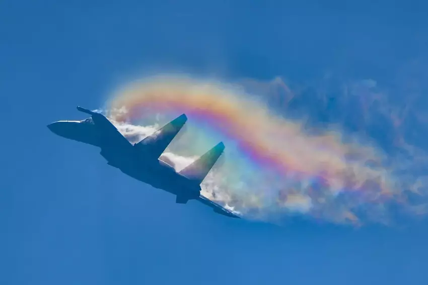 Chiński odrzutowiec o prędkości 13 580 km/h niszczy w 8 sekund myśliwiec F-35 w wirtualnej walce