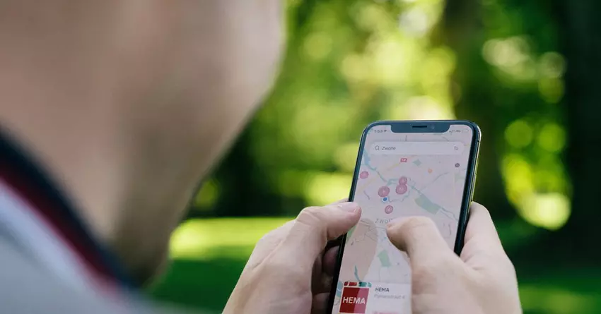 Twoje zachowanie online i lokalizacja są udostępniane reklamodawcom 747 razy dziennie – raport