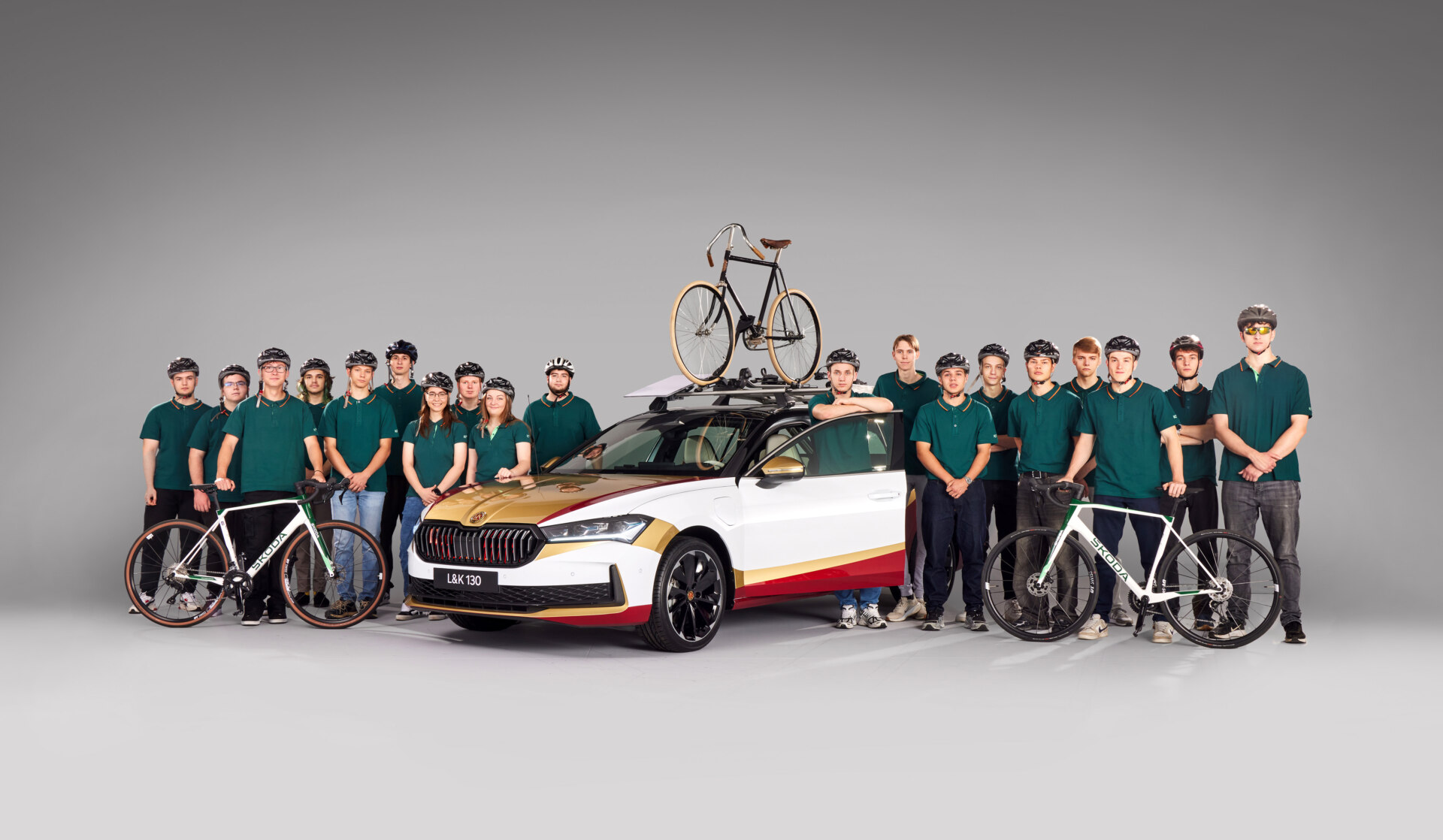 Škoda LK 130 with students Škoda LK 130 with students of Škoda Academy