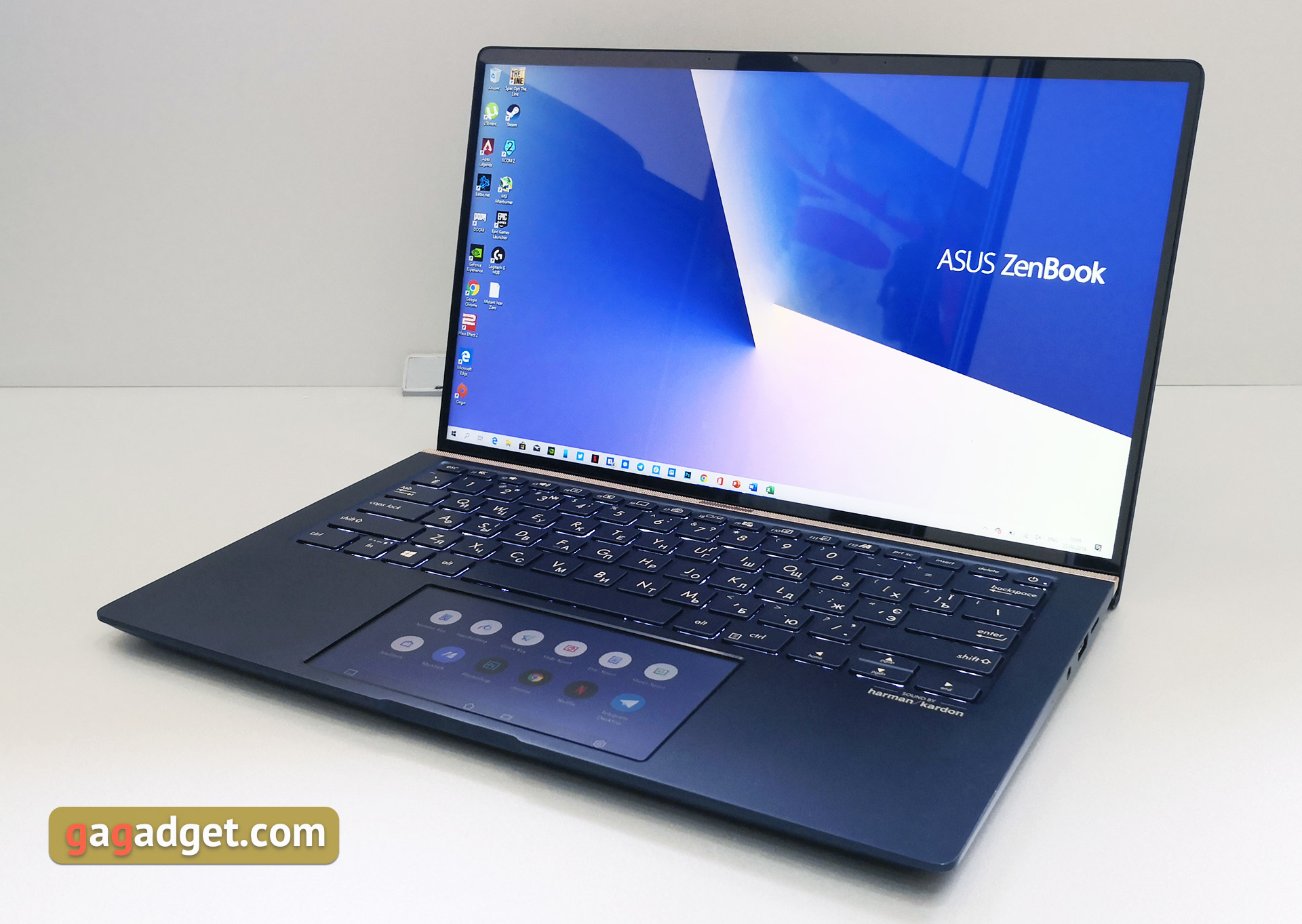 Recenzja ASUS ZenBook 14 UX434FN: ultraprzenośny laptop z ekranem dotykowym zamiast touchpada-7 Recenzja ASUS ZenBook 14 UX434FN: ultraprzenośny laptop z ekranem dotykowym zamiast touchpada-7