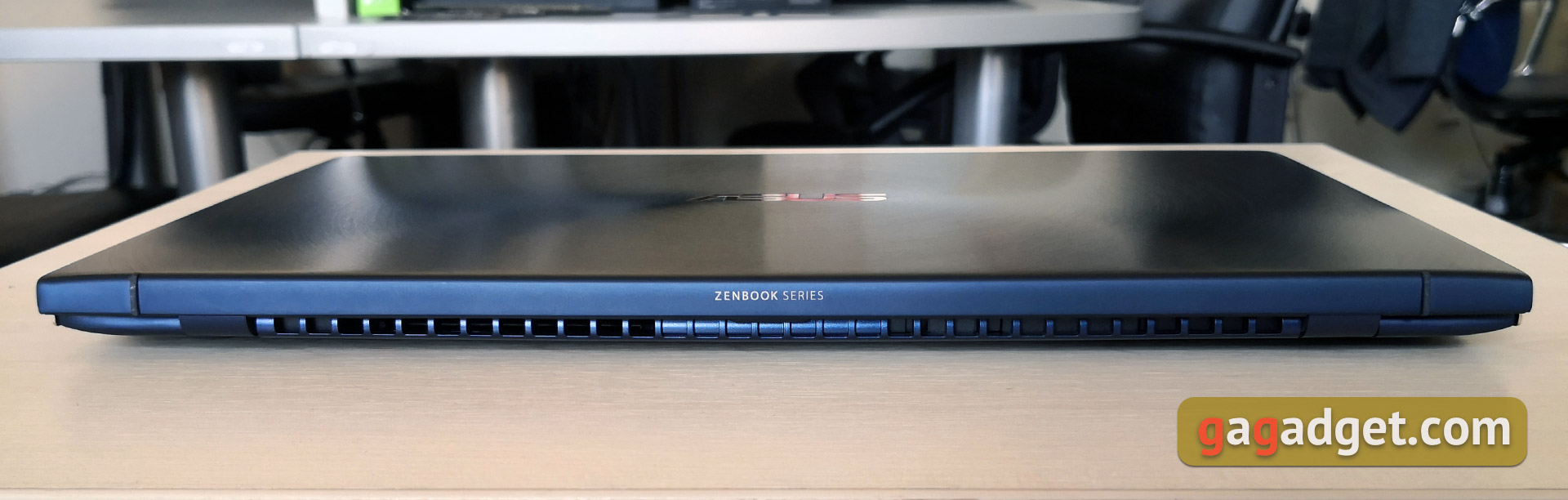Recenzja ASUS ZenBook 14 UX434FN: ultraprzenośny laptop z ekranem dotykowym zamiast touchpada-15 Recenzja ASUS ZenBook 14 UX434FN: ultraprzenośny laptop z ekranem dotykowym zamiast touchpada-15