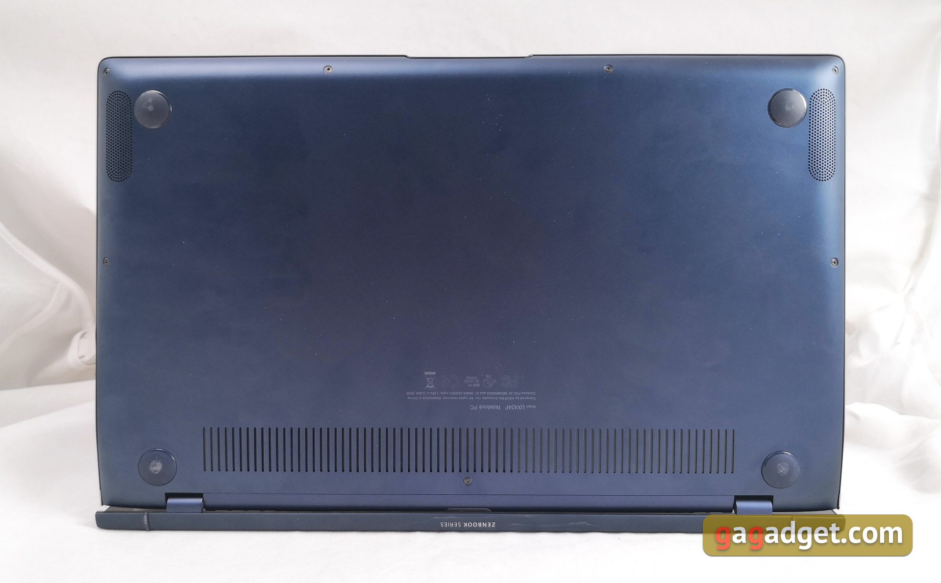 Recenzja ASUS ZenBook 14 UX434FN: ultraprzenośny laptop z ekranem dotykowym zamiast touchpada-18 Recenzja ASUS ZenBook 14 UX434FN: ultraprzenośny laptop z ekranem dotykowym zamiast touchpada-18