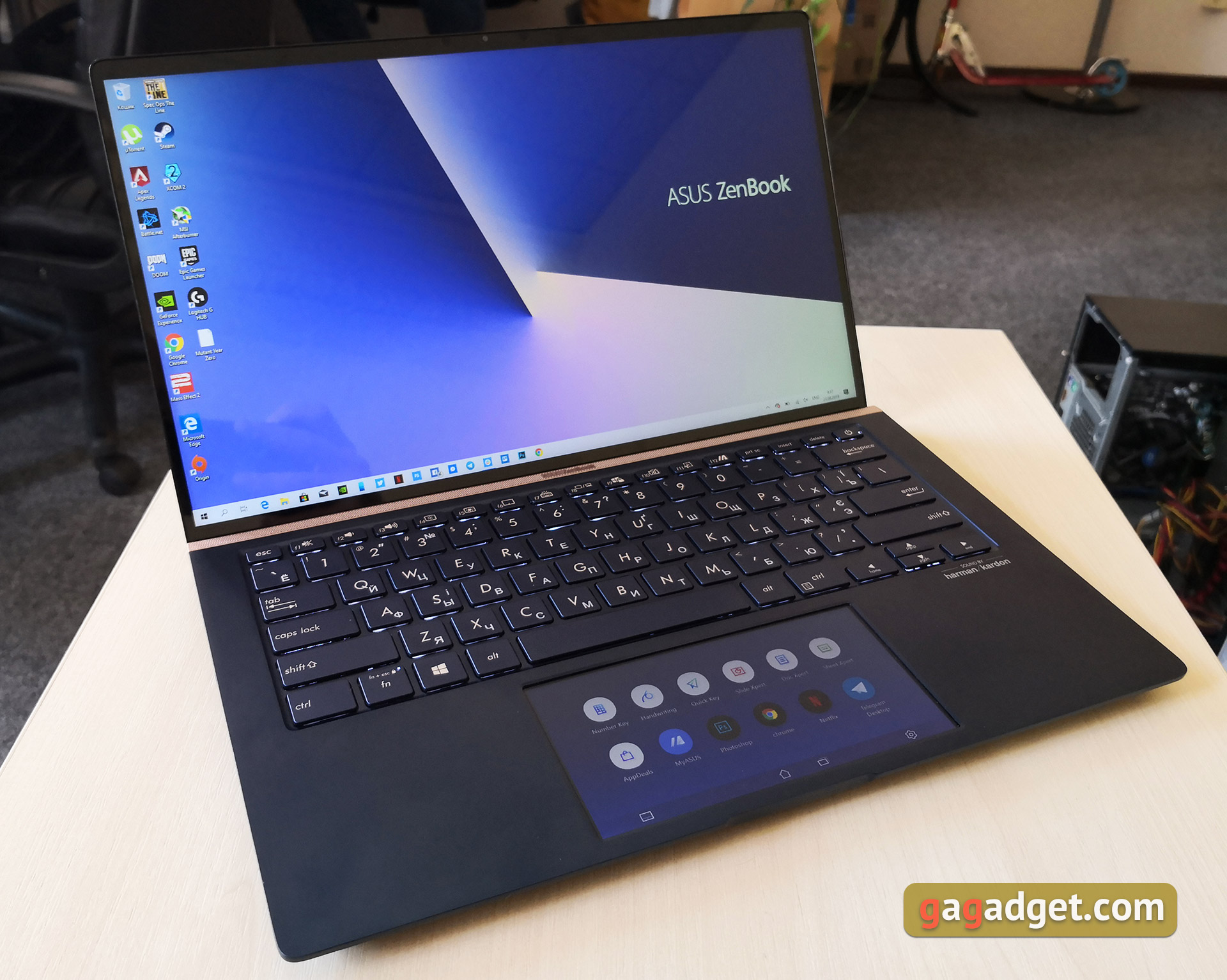 Recenzja ASUS ZenBook 14 UX434FN: ultraprzenośny laptop z ekranem dotykowym zamiast touchpada-23 Recenzja ASUS ZenBook 14 UX434FN: ultraprzenośny laptop z ekranem dotykowym zamiast touchpada-23