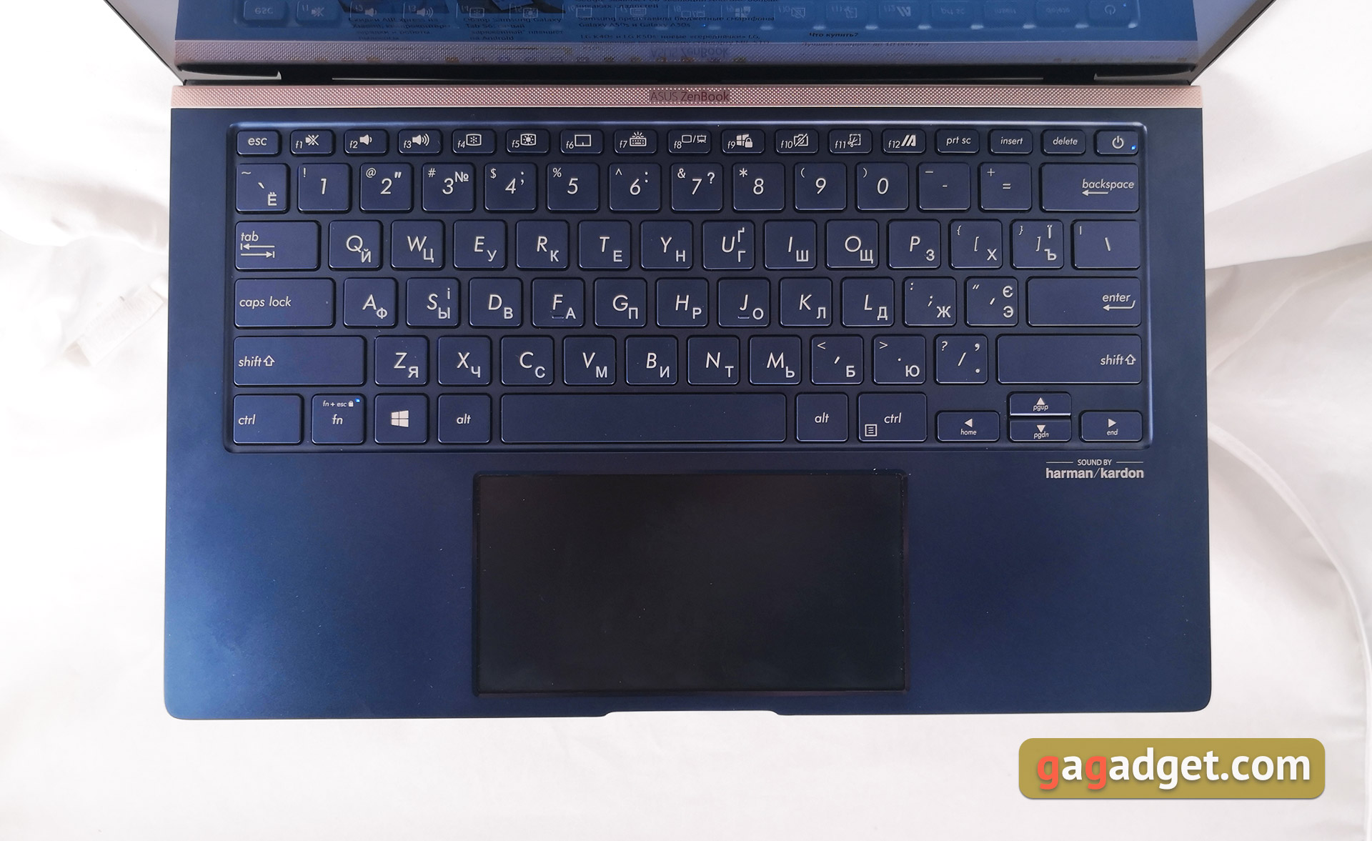 Recenzja ASUS ZenBook 14 UX434FN: ultraprzenośny laptop z ekranem dotykowym zamiast touchpada-24 Recenzja ASUS ZenBook 14 UX434FN: ultraprzenośny laptop z ekranem dotykowym zamiast touchpada-24