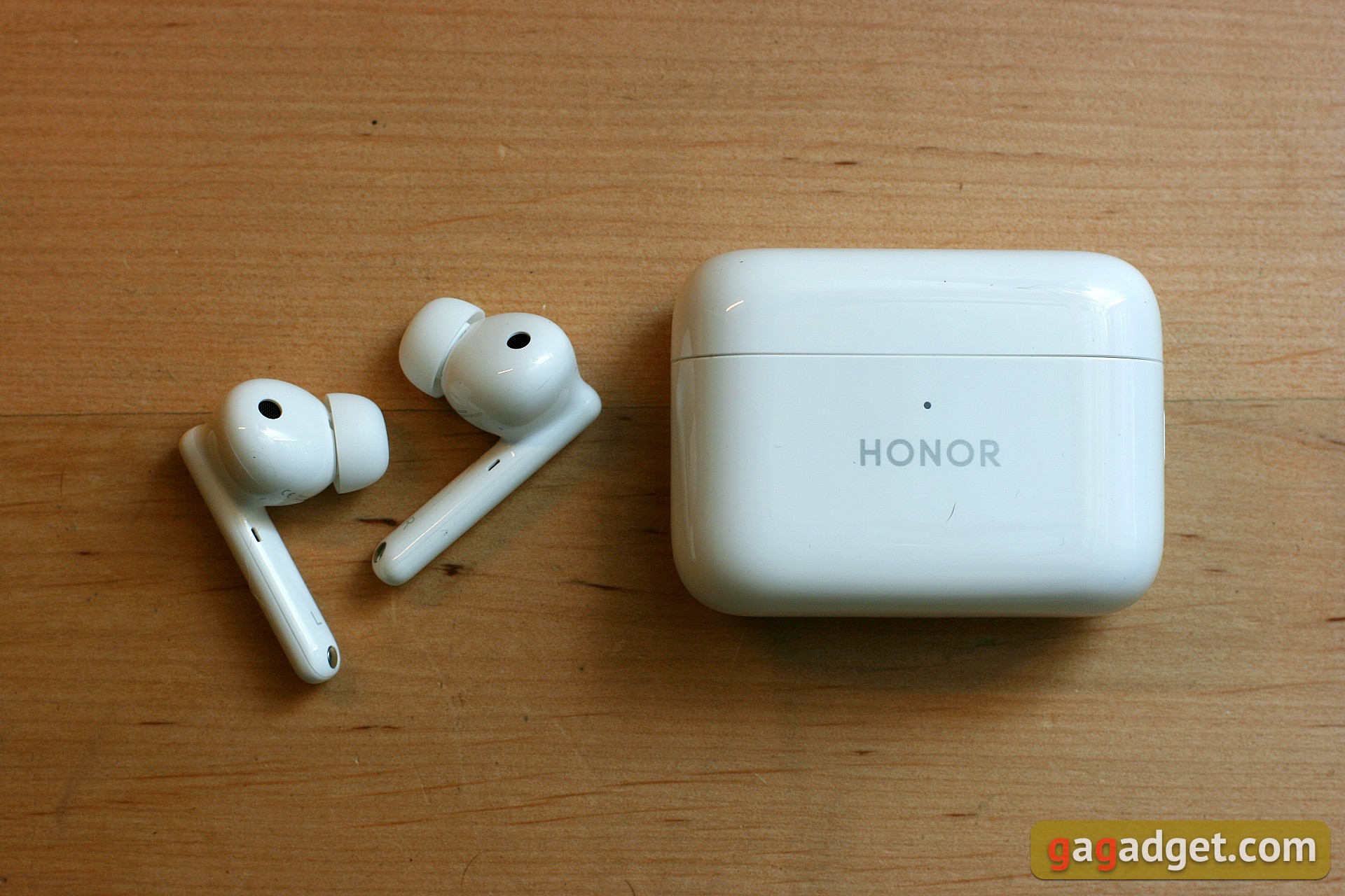Recenzja TWS Honor Earbuds 2 Lite: Szumiący głośnik w dobrej cenie Recenzja TWS Honor Earbuds 2 Lite: Szumiący głośnik w dobrej cenie