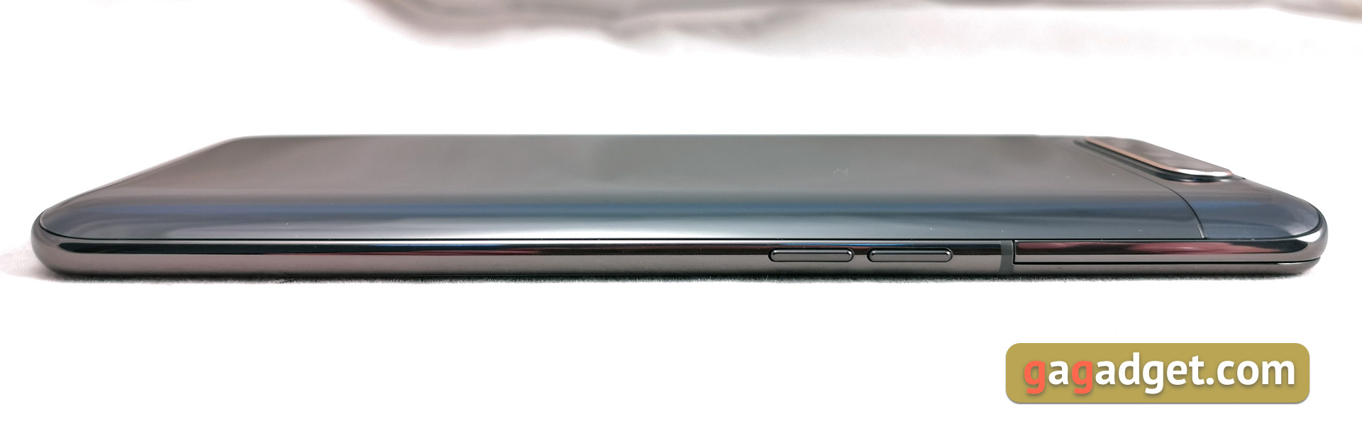 Recenzja Samsung Galaxy A80: smartfon eksperyment z obrotową kamerą i dużym wyświetlaczem-10 Recenzja Samsung Galaxy A80: smartfon eksperyment z obrotową kamerą i dużym wyświetlaczem-10