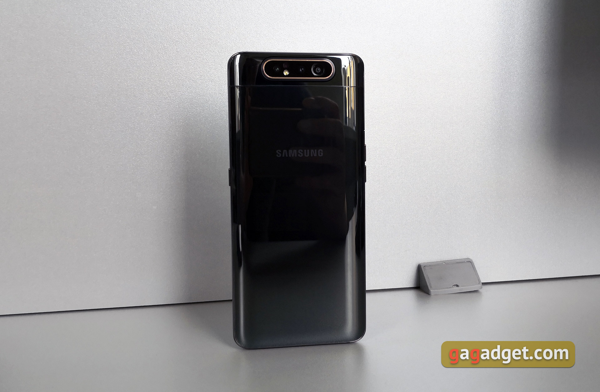 Recenzja Samsung Galaxy A80: smartfon eksperyment z obrotową kamerą i dużym wyświetlaczem-19 Recenzja Samsung Galaxy A80: smartfon eksperyment z obrotową kamerą i dużym wyświetlaczem-19